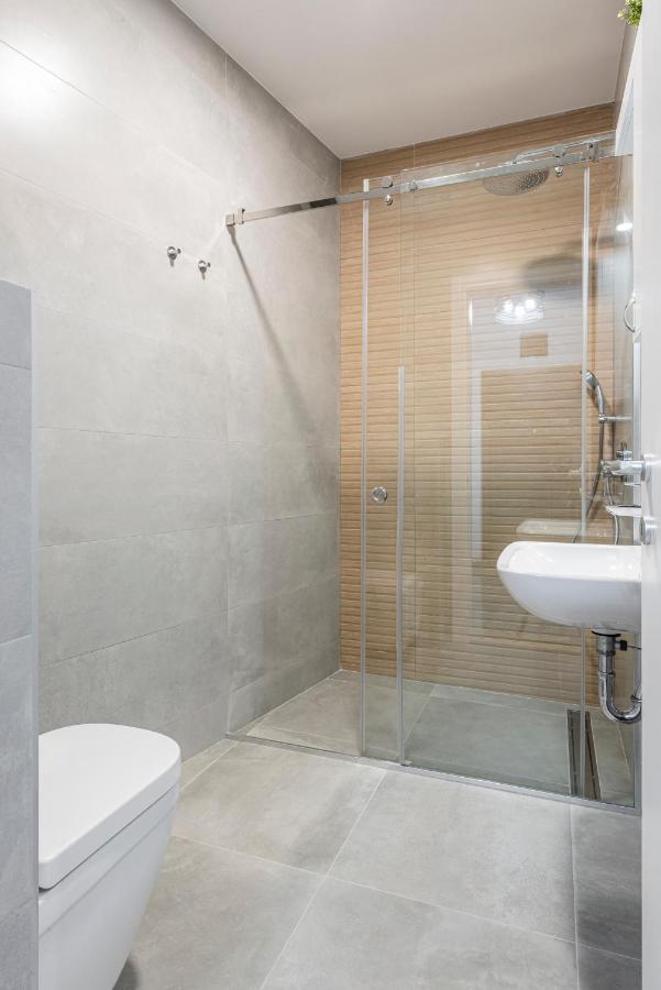 Vertigo One Bedroom Apartment-Free Private Parking Novi Sad Extérieur photo